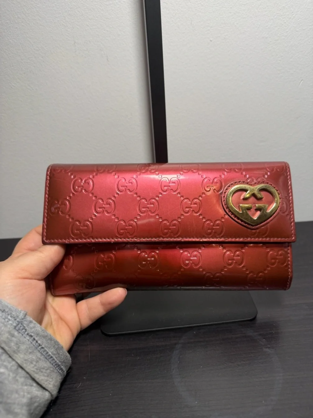Gucci Metallic Red Embossed GG Continental Wallet with Gold Heart Logo - Picture 3 of 9